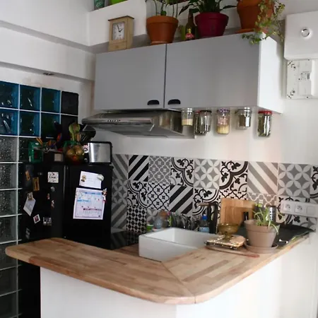 Charming Studio Redone In Neuf Apartment *